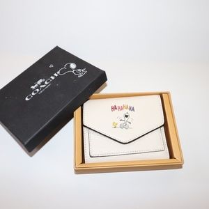 Coach Peanuts Wallet  new in box